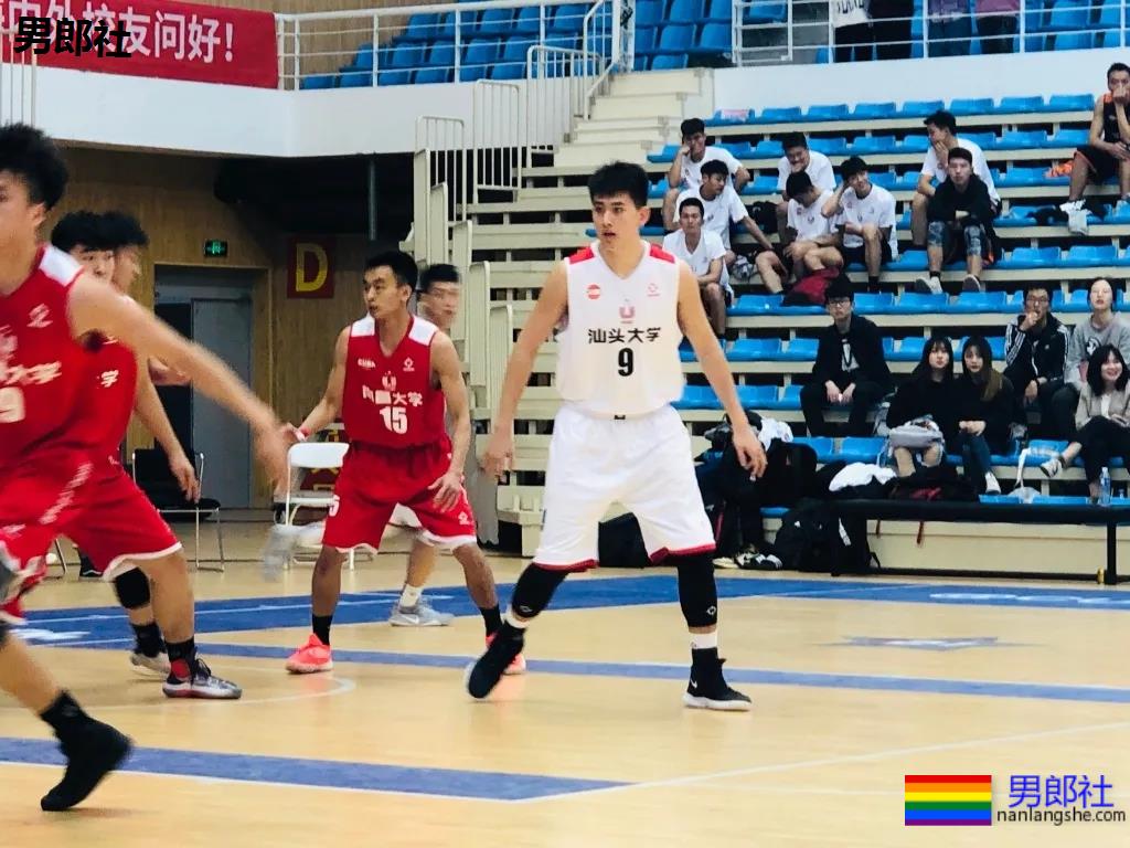 00后汕大篮球体育生校草,2米03长腿大鼻子,这个直男奶凶! - 51虹马 00后汕大篮球体育生校草,2米03长腿大鼻子,这个直男奶凶! - 51虹马