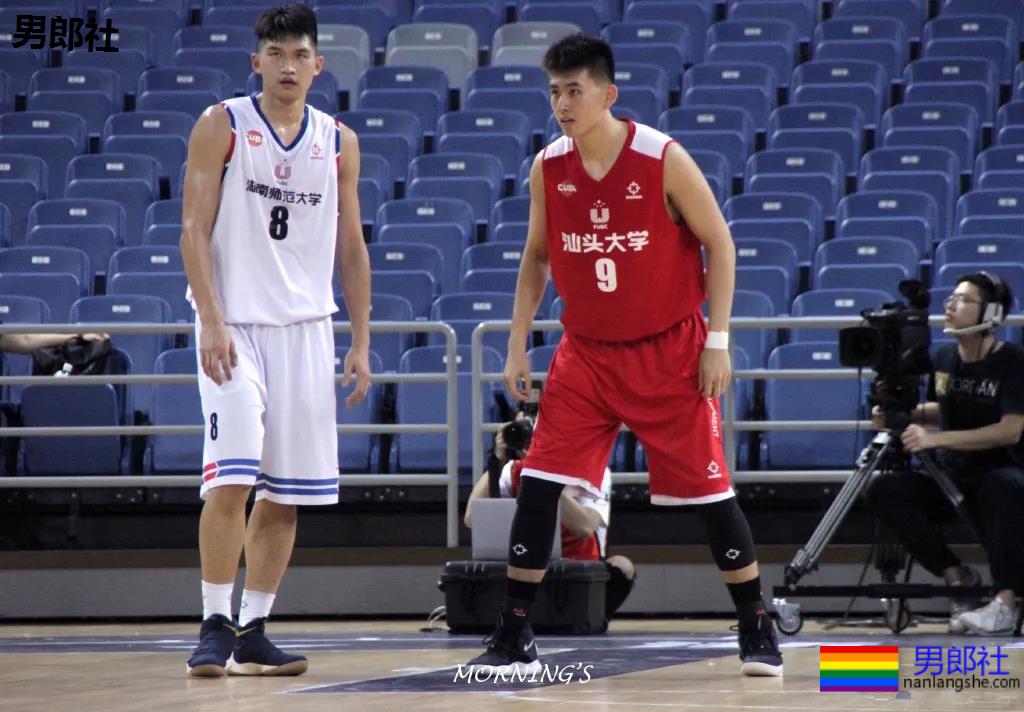 00后汕大篮球体育生校草,2米03长腿大鼻子,这个直男奶凶! - 51虹马 00后汕大篮球体育生校草,2米03长腿大鼻子,这个直男奶凶! - 51虹马