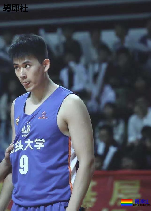 00后汕大篮球体育生校草,2米03长腿大鼻子,这个直男奶凶! - 51虹马 00后汕大篮球体育生校草,2米03长腿大鼻子,这个直男奶凶! - 51虹马