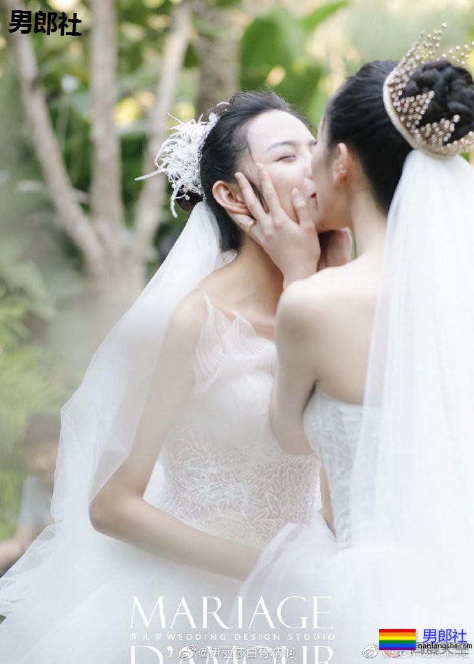 中国女舞蹈演员公开同性婚礼照，引发热议 - 51虹马