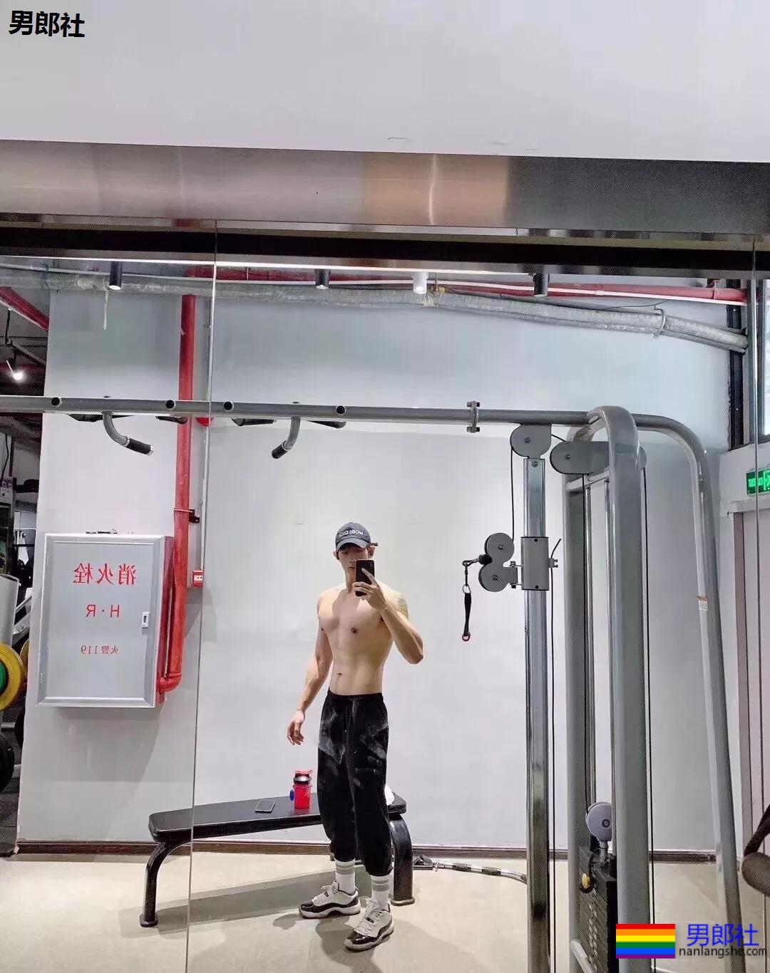 单眼皮篮球体育生,超可的校草男神 - 51虹马 单眼皮篮球体育生,超可的校草男神 - 51虹马