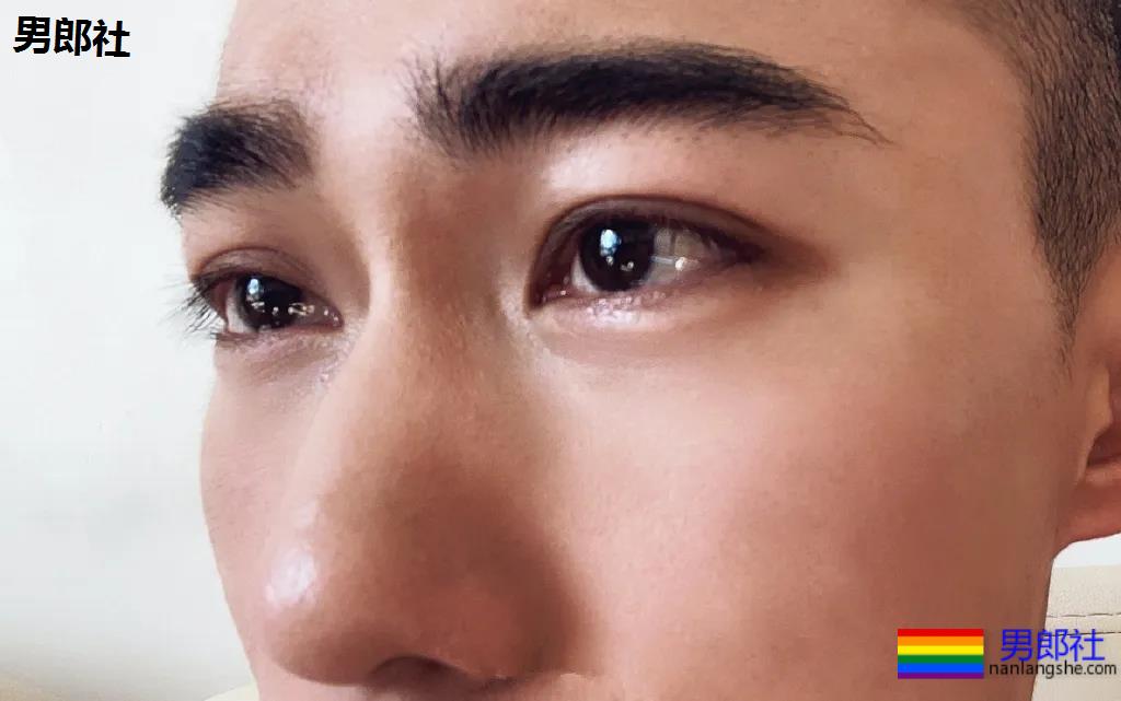 寸头短裤筋肉男浴缸照走红!后翘大胸腹肌好身材,A炸了! - 51虹马 寸头短裤筋肉男浴缸照走红!后翘大胸腹肌好身材,A炸了! - 51虹马