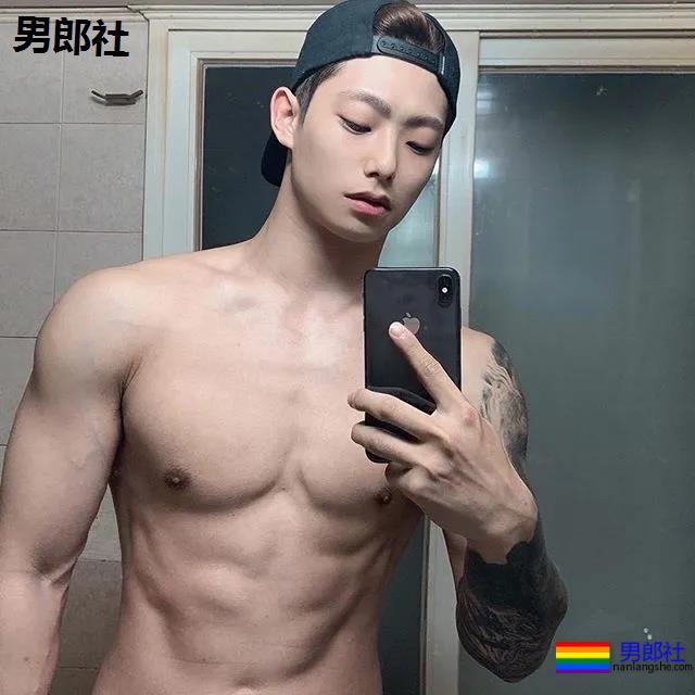 抖音国际版主播网络红人，扒拉一下他的私照 - 51虹马