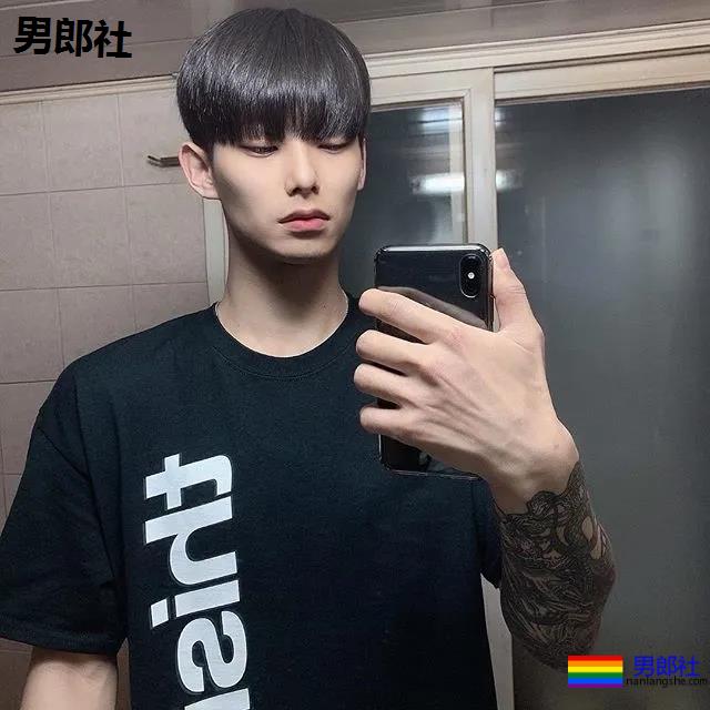 抖音国际版主播网络红人，扒拉一下他的私照 - 51虹马