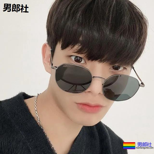 抖音国际版主播网络红人，扒拉一下他的私照 - 51虹马