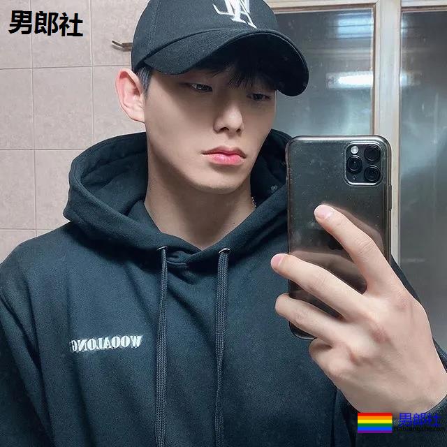 抖音国际版主播网络红人，扒拉一下他的私照 - 51虹马