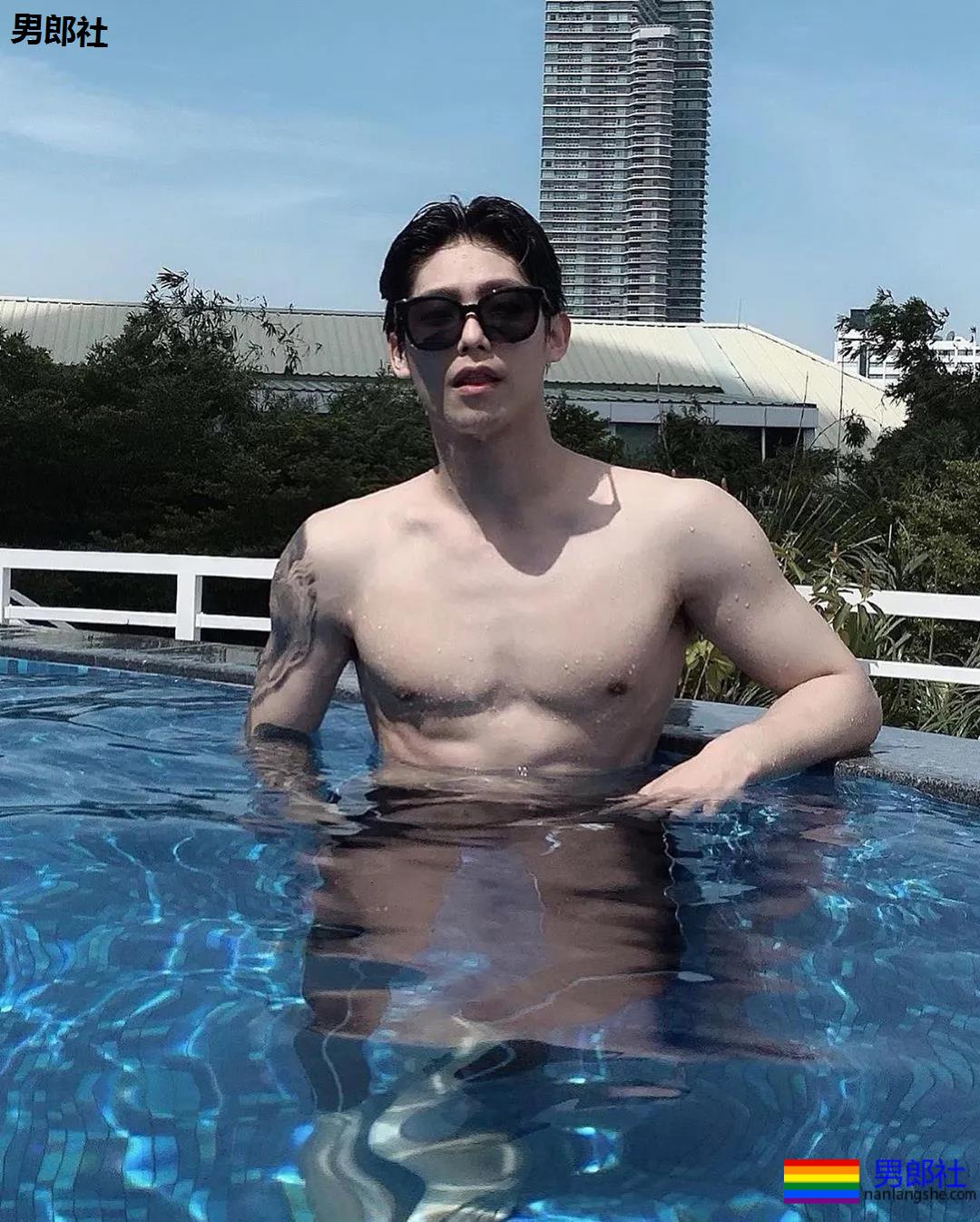 抖音国际版主播网络红人，扒拉一下他的私照 - 51虹马