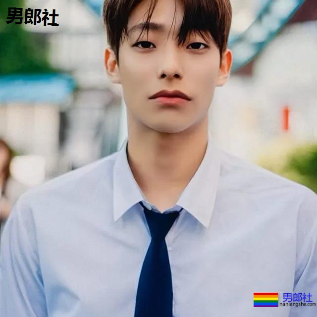 抖音国际版主播网络红人，扒拉一下他的私照 - 51虹马