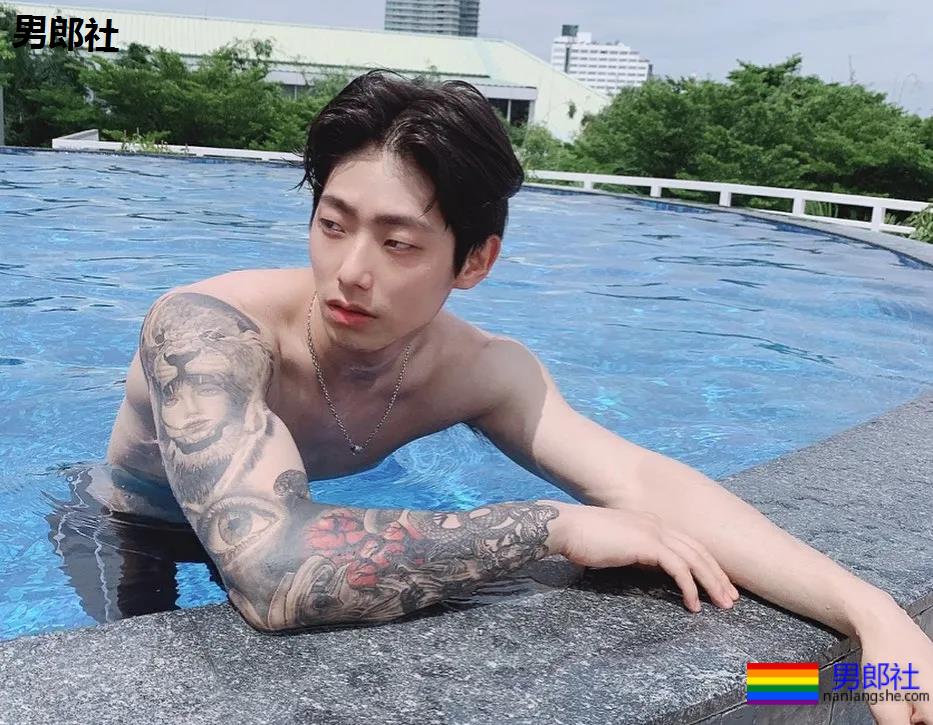 抖音国际版主播网络红人，扒拉一下他的私照 - 51虹马