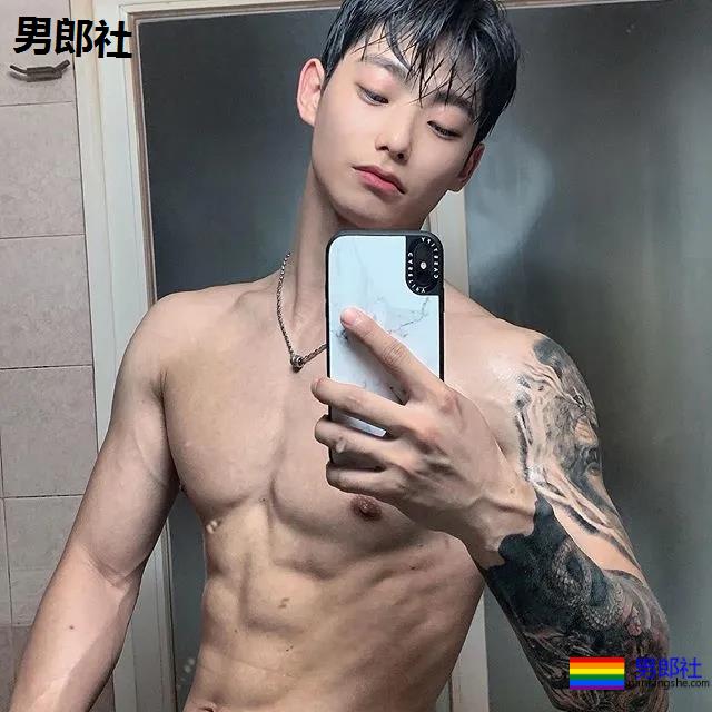 抖音国际版主播网络红人，扒拉一下他的私照 - 51虹马