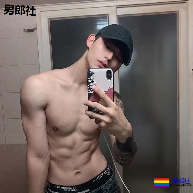 抖音国际版主播网络红人，扒拉一下他的私照 - 51虹马