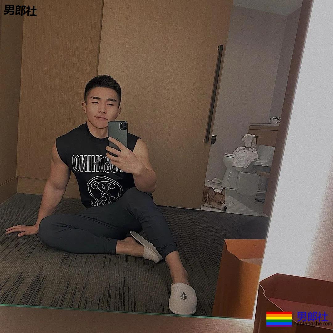 奶凶健气肌肉幼兽，童颜腹肌小筋肉，A爆他！ - 51虹马