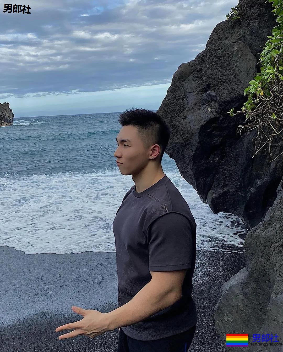 奶凶健气肌肉幼兽，童颜腹肌小筋肉，A爆他！ - 51虹马