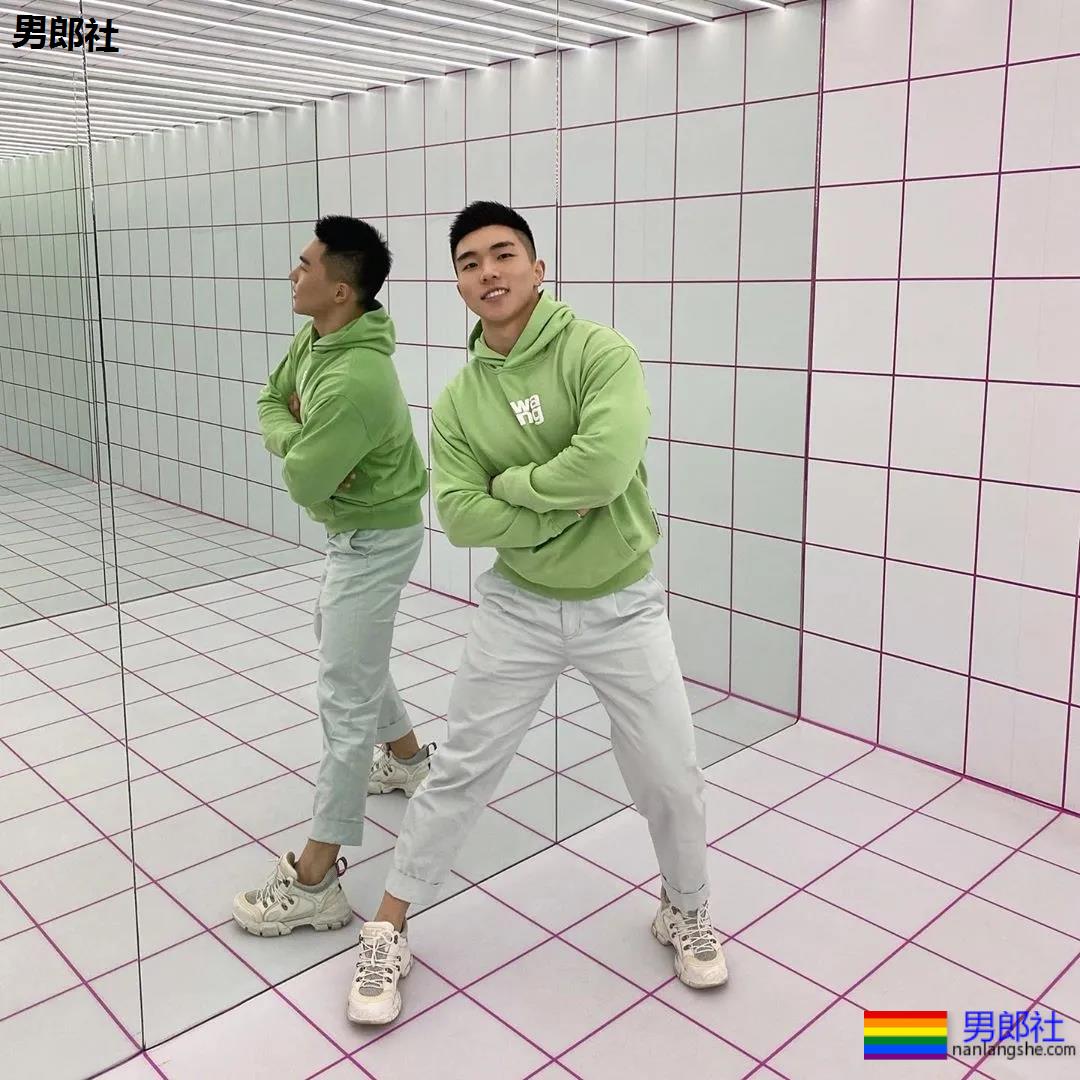 奶凶健气肌肉幼兽，童颜腹肌小筋肉，A爆他！ - 51虹马