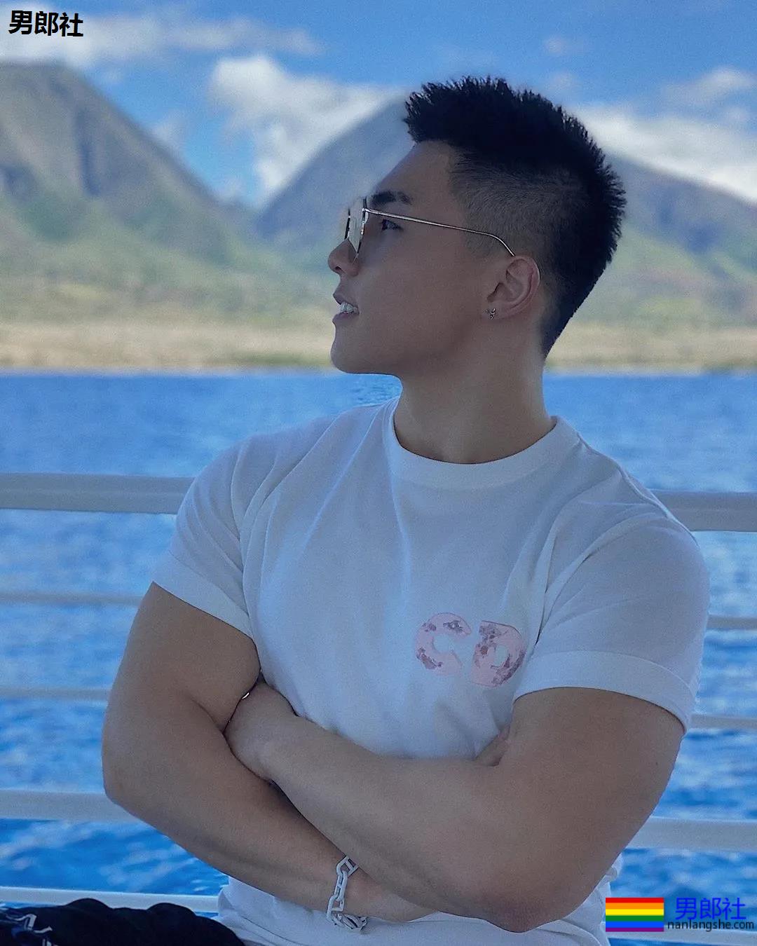 奶凶健气肌肉幼兽，童颜腹肌小筋肉，A爆他！ - 51虹马