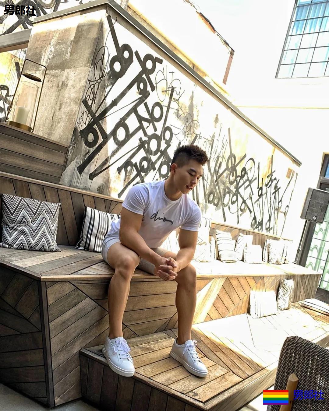 奶凶健气肌肉幼兽，童颜腹肌小筋肉，A爆他！ - 51虹马