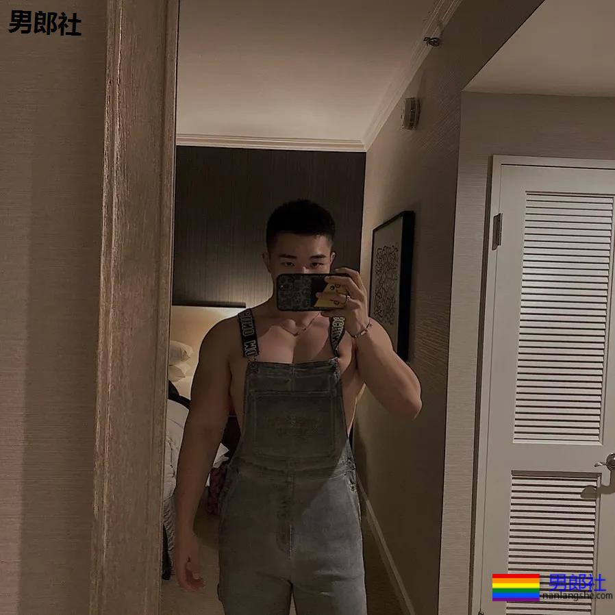 奶凶健气肌肉幼兽，童颜腹肌小筋肉，A爆他！ - 51虹马