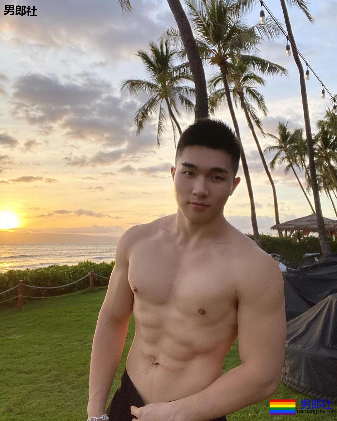 奶凶健气肌肉幼兽，童颜腹肌小筋肉，A爆他！ - 51虹马