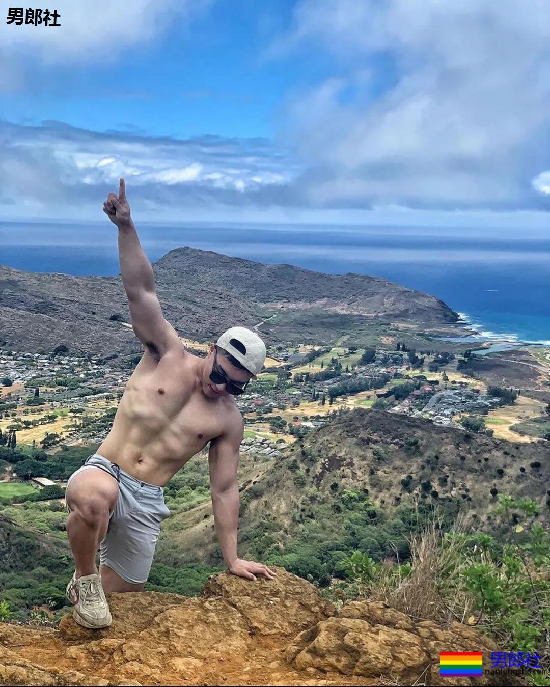 奶凶健气肌肉幼兽，童颜腹肌小筋肉，A爆他！ - 51虹马