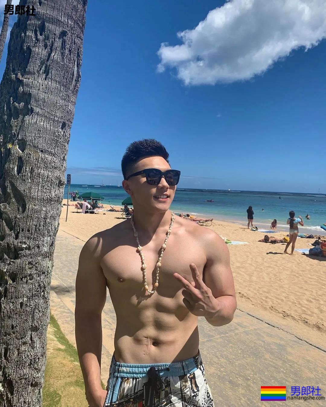 奶凶健气肌肉幼兽，童颜腹肌小筋肉，A爆他！ - 51虹马