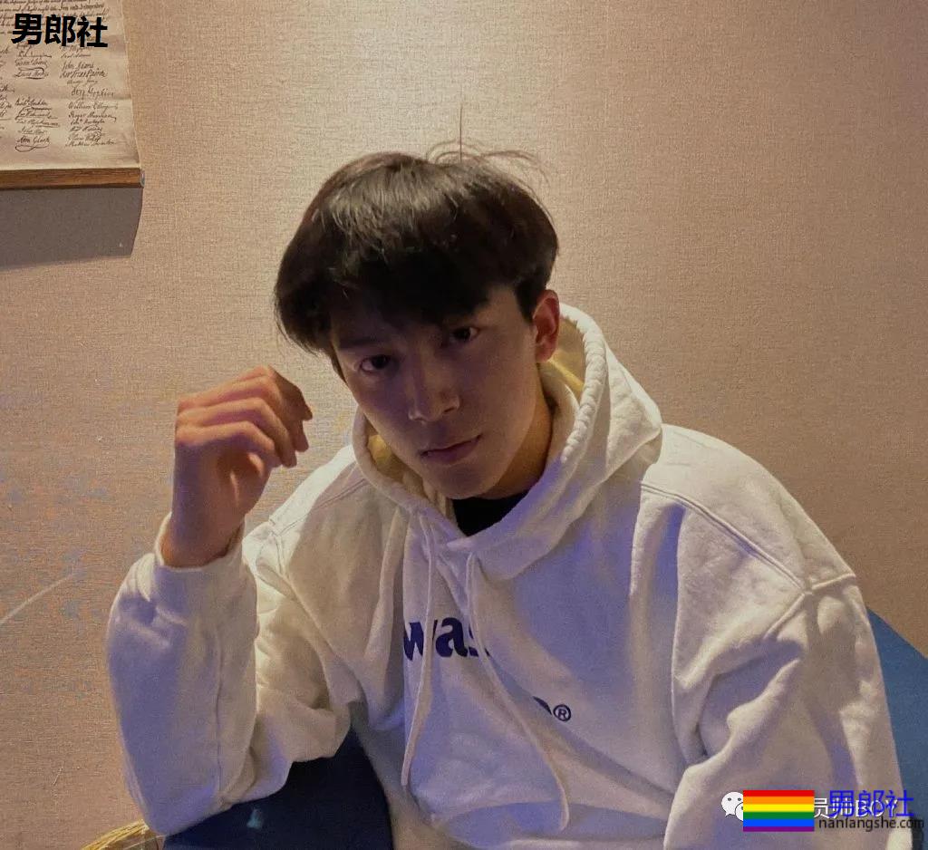 于正官宣“相中”18岁小鲜肉！184CM身高鼻子超挺 - 51虹马