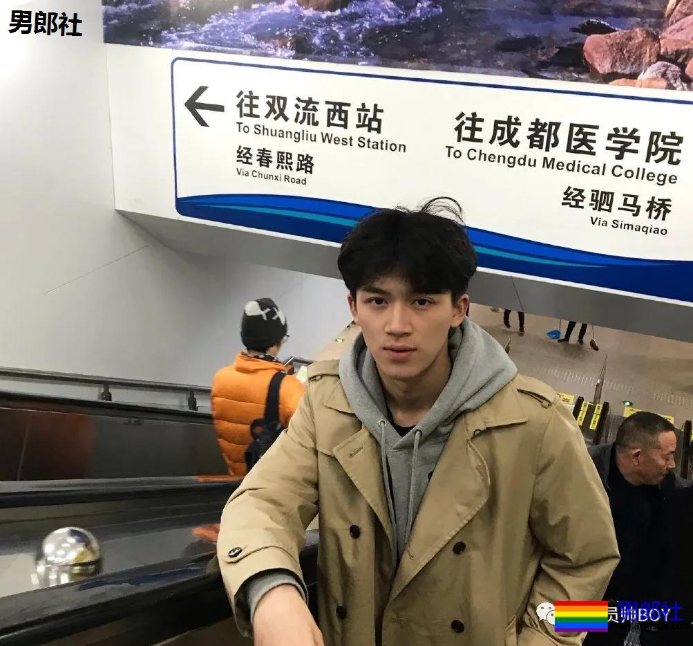 于正官宣“相中”18岁小鲜肉！184CM身高鼻子超挺 - 51虹马