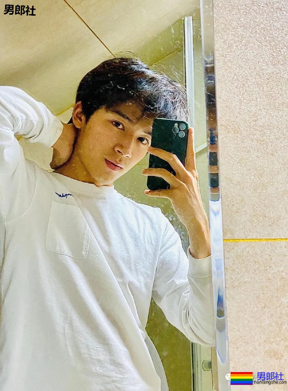 于正官宣“相中”18岁小鲜肉！184CM身高鼻子超挺 - 51虹马