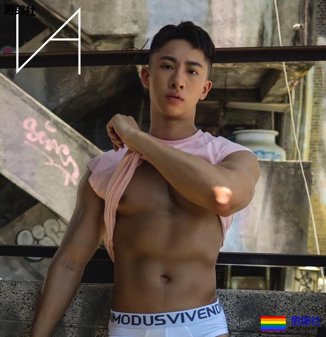 体育生矿泉水洗脚，晕菜~ - 51虹马