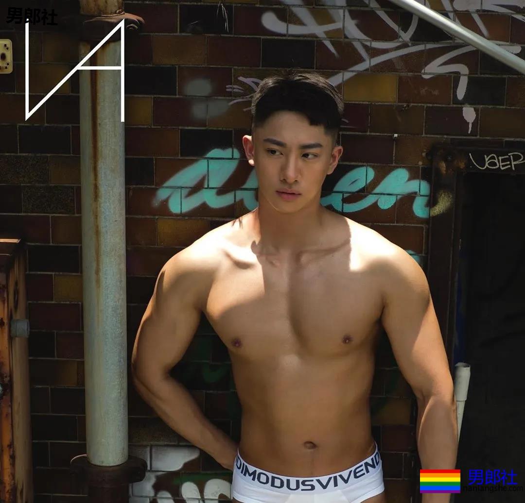 体育生矿泉水洗脚，晕菜~ - 51虹马