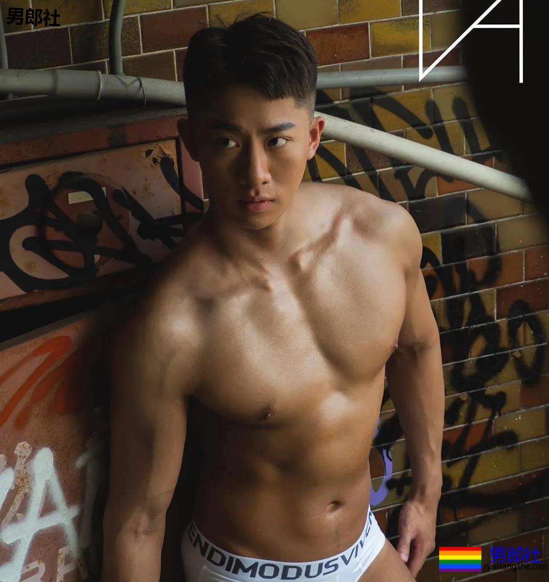 体育生矿泉水洗脚，晕菜~ - 51虹马