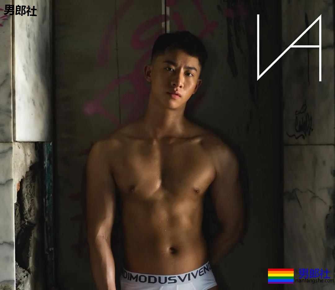 体育生矿泉水洗脚，晕菜~ - 51虹马