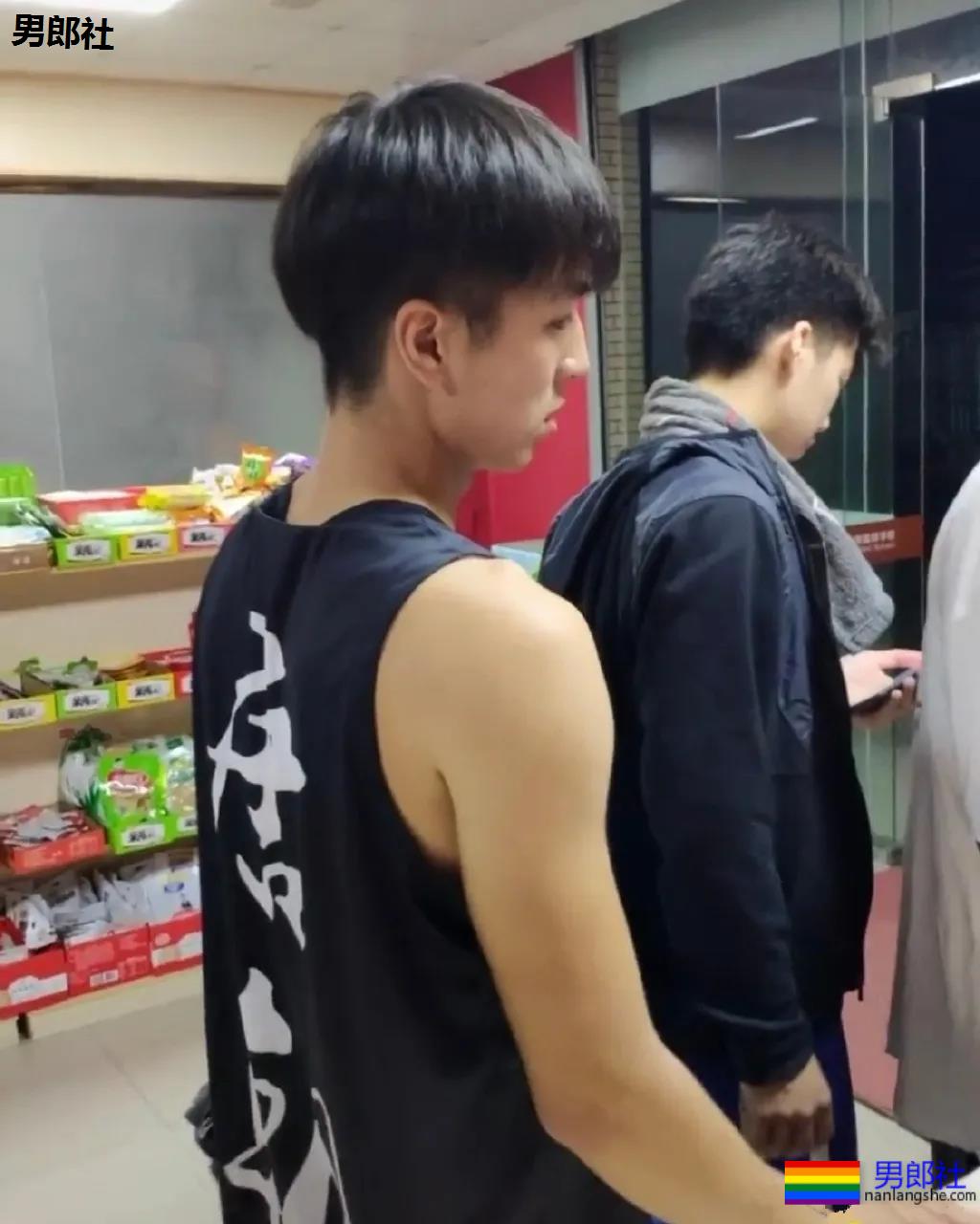 抓拍民间帅哥,逆天颜值太帅了,喜欢哪个请自取! - 51虹马 抓拍民间帅哥,逆天颜值太帅了,喜欢哪个请自取! - 51虹马