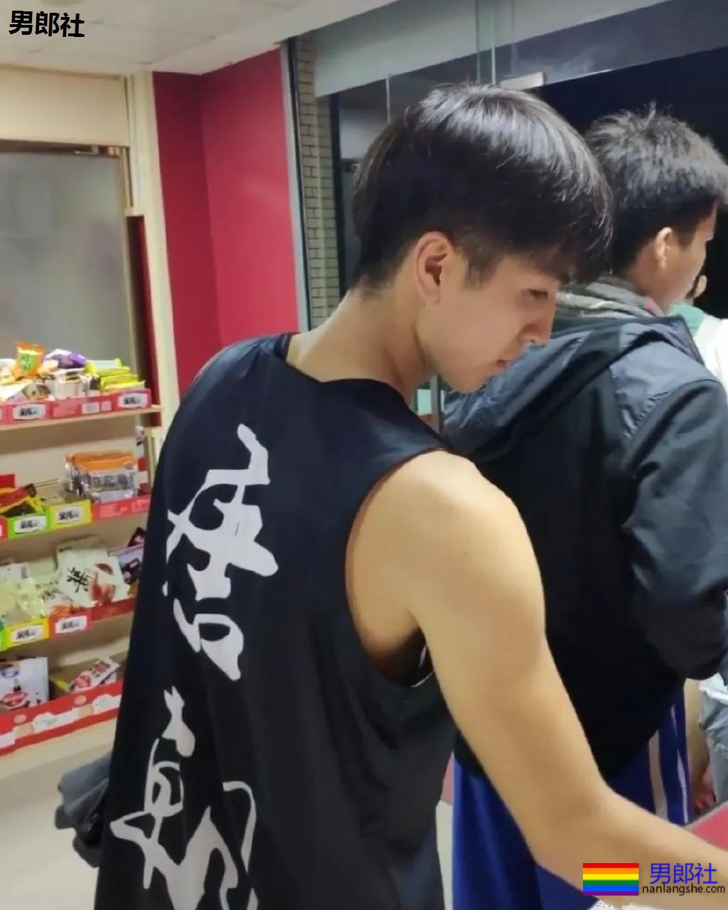 抓拍民间帅哥,逆天颜值太帅了,喜欢哪个请自取! - 51虹马 抓拍民间帅哥,逆天颜值太帅了,喜欢哪个请自取! - 51虹马