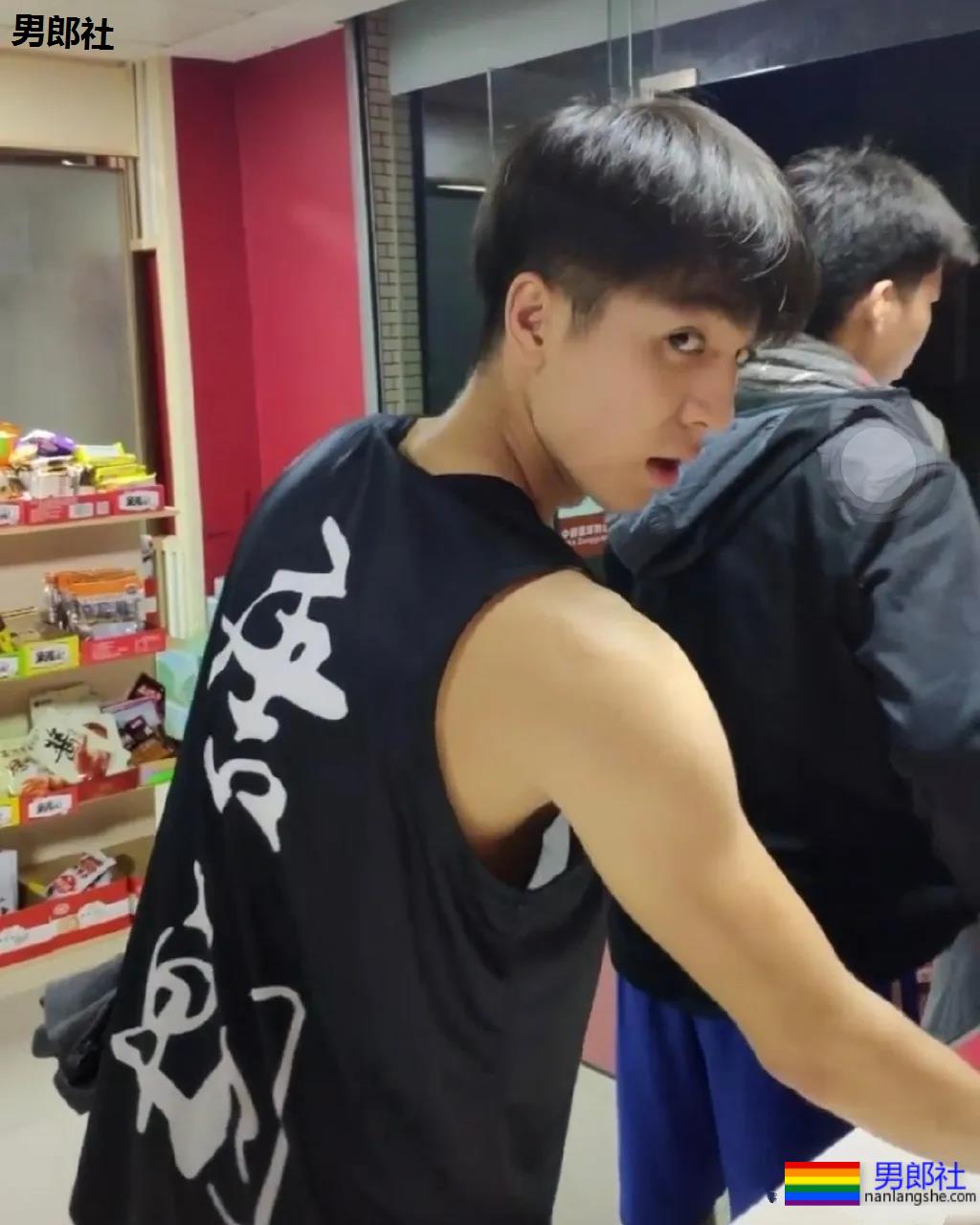 抓拍民间帅哥,逆天颜值太帅了,喜欢哪个请自取! - 51虹马 抓拍民间帅哥,逆天颜值太帅了,喜欢哪个请自取! - 51虹马