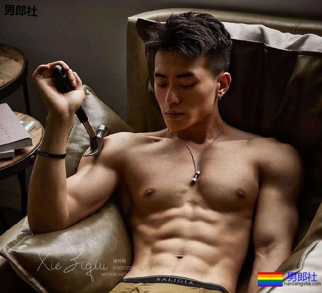 大鼻子内裤肌肉男模扒到了!腹肌小狼狗实力超级强劲! - 51虹马 大鼻子内裤肌肉男模扒到了!腹肌小狼狗实力超级强劲! - 51虹马