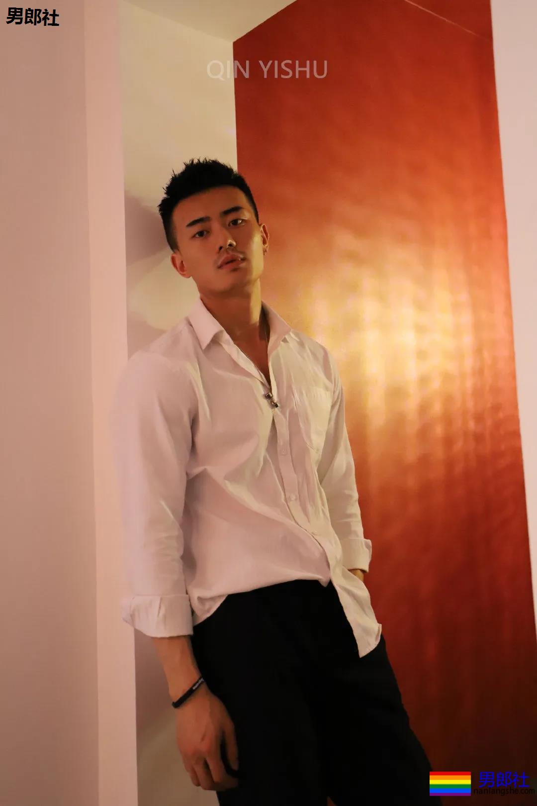 大鼻子内裤肌肉男模扒到了!腹肌小狼狗实力超级强劲! - 51虹马 大鼻子内裤肌肉男模扒到了!腹肌小狼狗实力超级强劲! - 51虹马