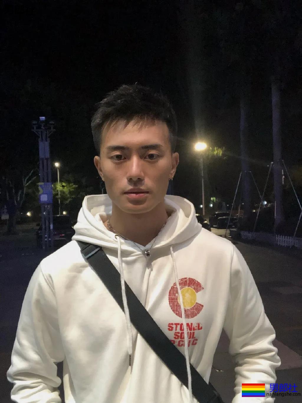 大鼻子内裤肌肉男模扒到了!腹肌小狼狗实力超级强劲! - 51虹马 大鼻子内裤肌肉男模扒到了!腹肌小狼狗实力超级强劲! - 51虹马