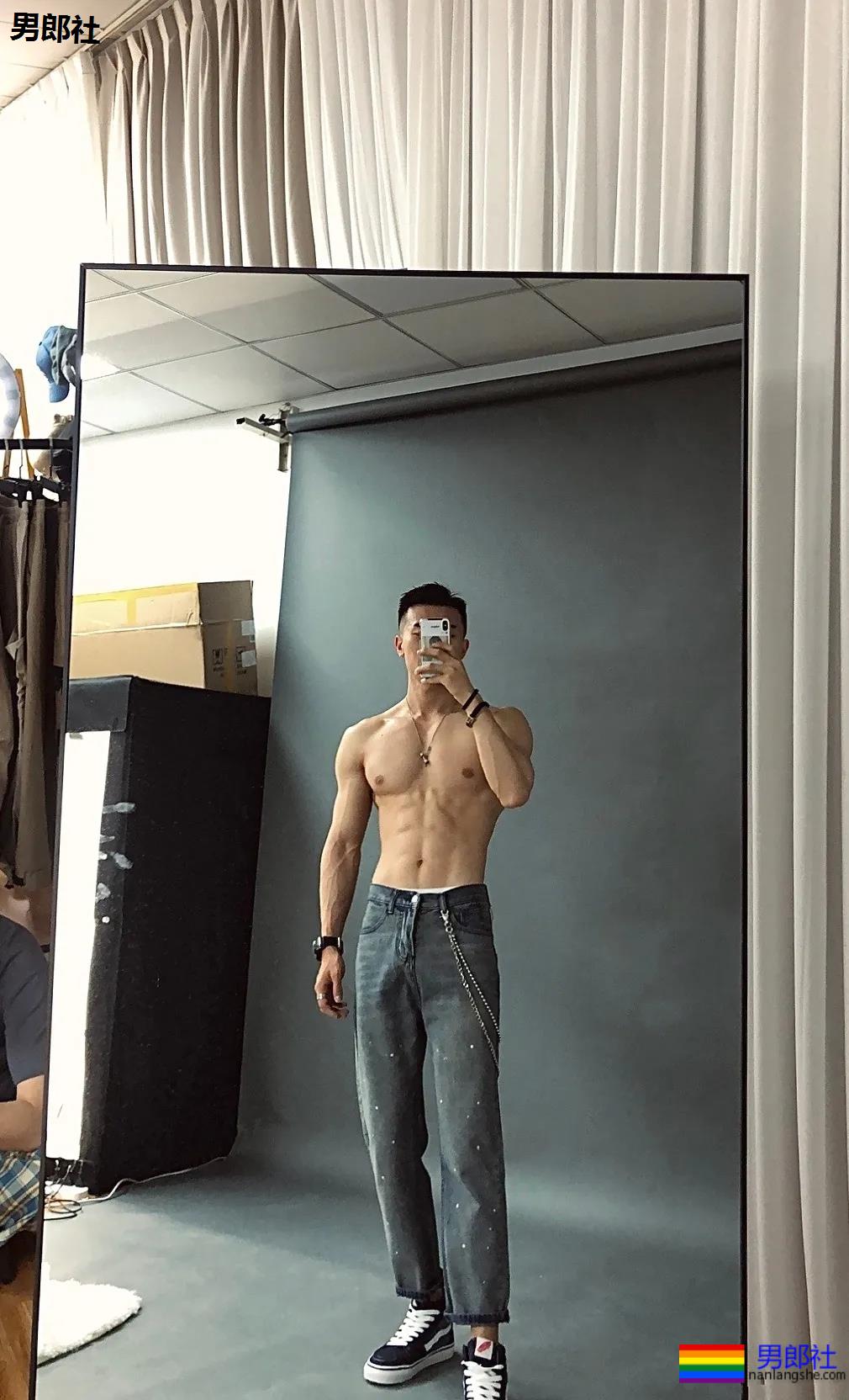 大鼻子内裤肌肉男模扒到了!腹肌小狼狗实力超级强劲! - 51虹马 大鼻子内裤肌肉男模扒到了!腹肌小狼狗实力超级强劲! - 51虹马