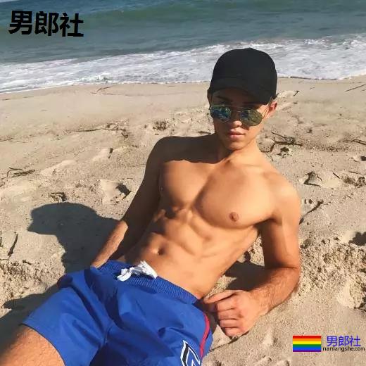 网红双胞胎Gay为了抢男人吵架！ - 51虹马
