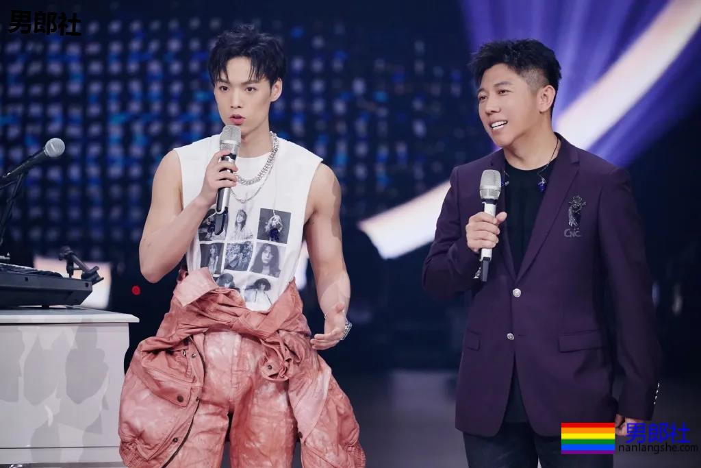 成龙亲外甥腹肌腱子肉曝光！拍腐剧出道的肌肉小狼狗，真的绝了!-51虹马