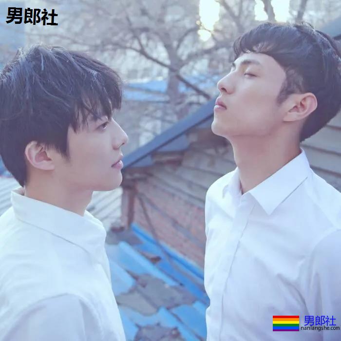 成龙亲外甥腹肌腱子肉曝光!拍腐剧出道的肌肉小狼狗,真的绝了! - 51虹马 成龙亲外甥腹肌腱子肉曝光!拍腐剧出道的肌肉小狼狗,真的绝了! - 51虹马