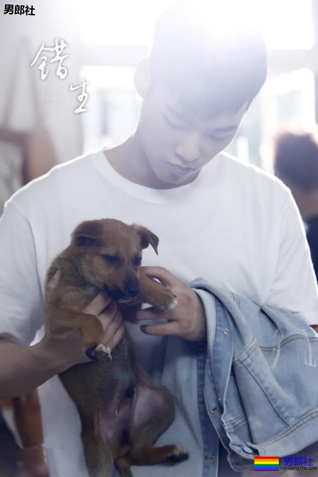 成龙亲外甥腹肌腱子肉曝光!拍腐剧出道的肌肉小狼狗,真的绝了! - 51虹马 成龙亲外甥腹肌腱子肉曝光!拍腐剧出道的肌肉小狼狗,真的绝了! - 51虹马