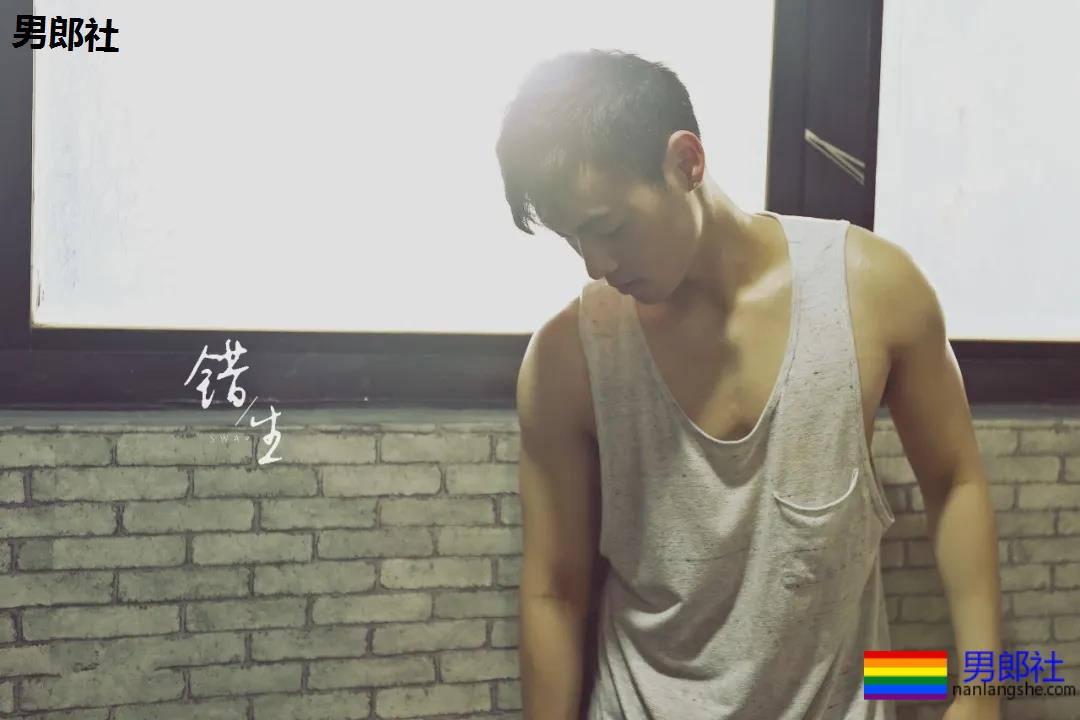 成龙亲外甥腹肌腱子肉曝光!拍腐剧出道的肌肉小狼狗,真的绝了! - 51虹马 成龙亲外甥腹肌腱子肉曝光!拍腐剧出道的肌肉小狼狗,真的绝了! - 51虹马