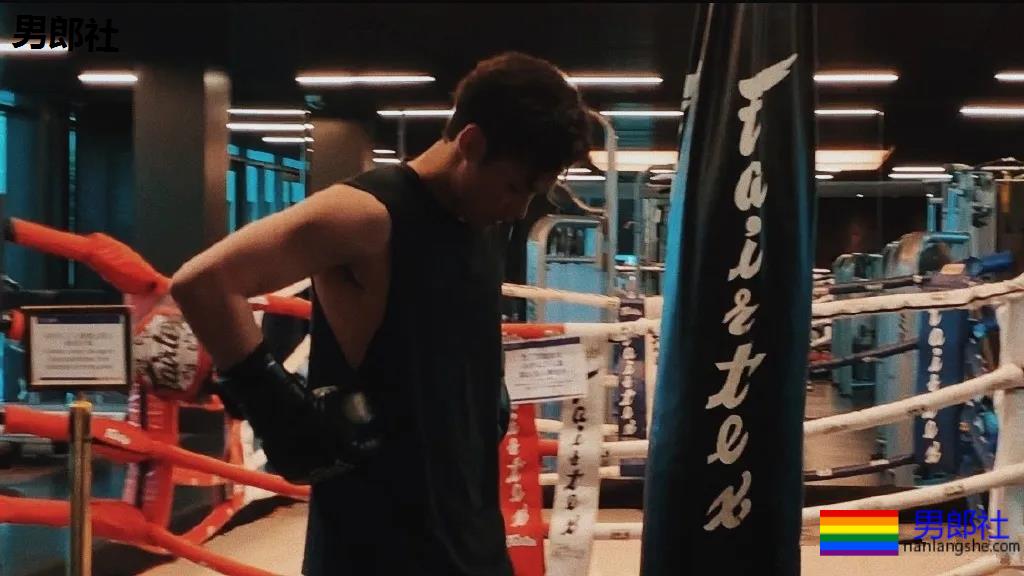 成龙亲外甥腹肌腱子肉曝光!拍腐剧出道的肌肉小狼狗,真的绝了! - 51虹马 成龙亲外甥腹肌腱子肉曝光!拍腐剧出道的肌肉小狼狗,真的绝了! - 51虹马