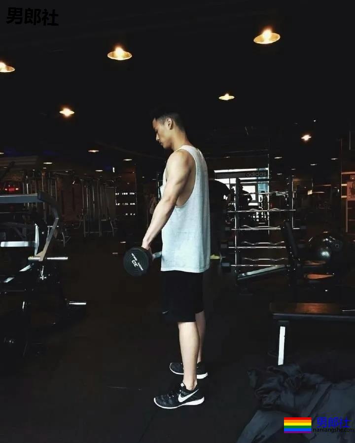 成龙亲外甥腹肌腱子肉曝光!拍腐剧出道的肌肉小狼狗,真的绝了! - 51虹马 成龙亲外甥腹肌腱子肉曝光!拍腐剧出道的肌肉小狼狗,真的绝了! - 51虹马