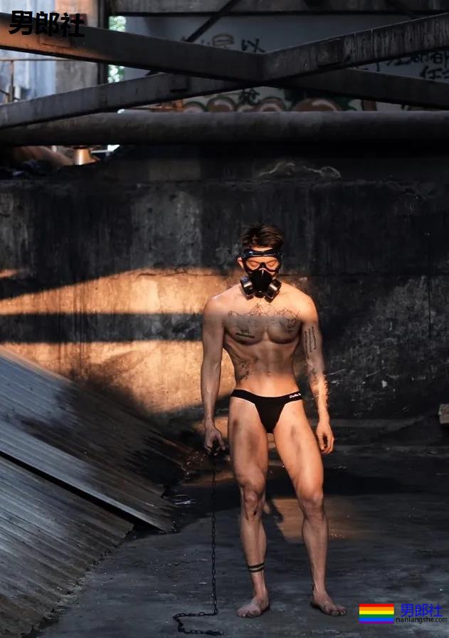 185cm大长腿天菜户外穿内内跑酷，这身材我能欣赏一年。 - 51虹马