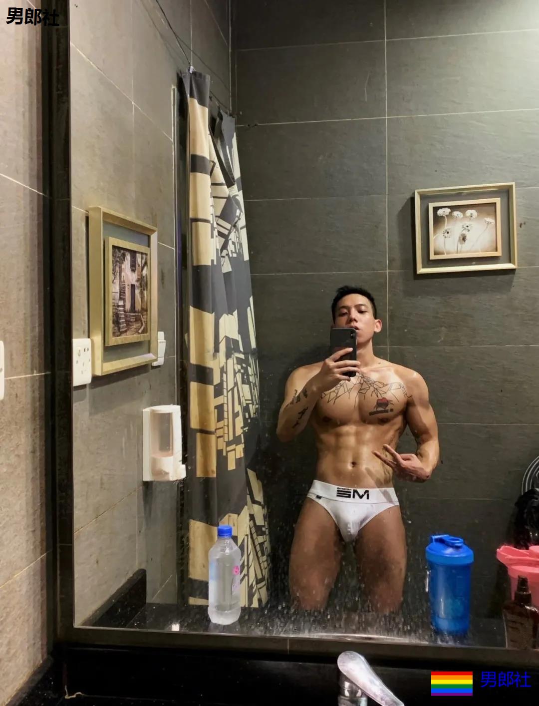 185cm大长腿天菜户外穿内内跑酷，这身材我能欣赏一年。 - 51虹马