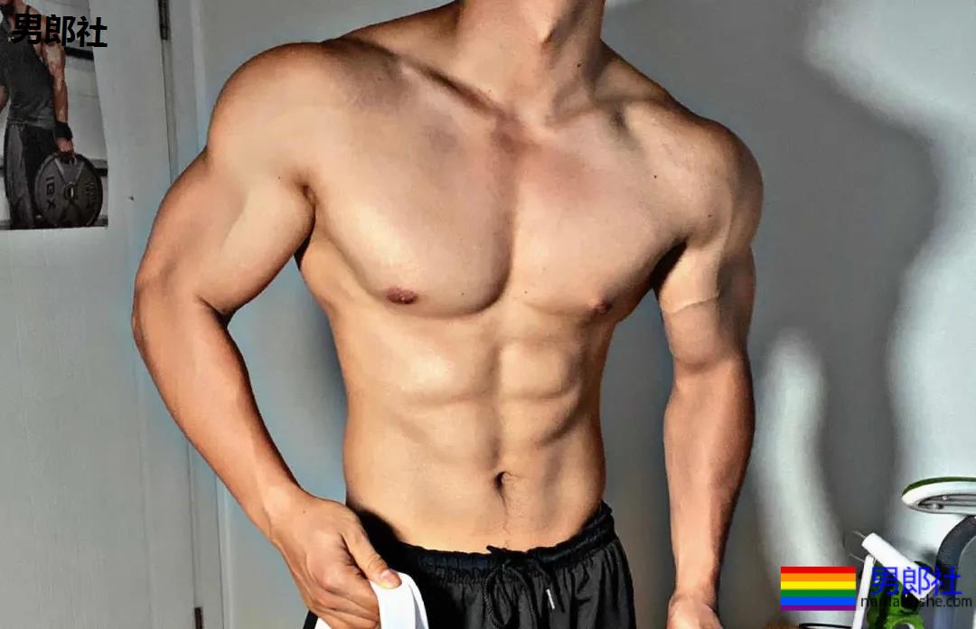 极品腱子肉身材，I看了都想为他做O！ - 51虹马