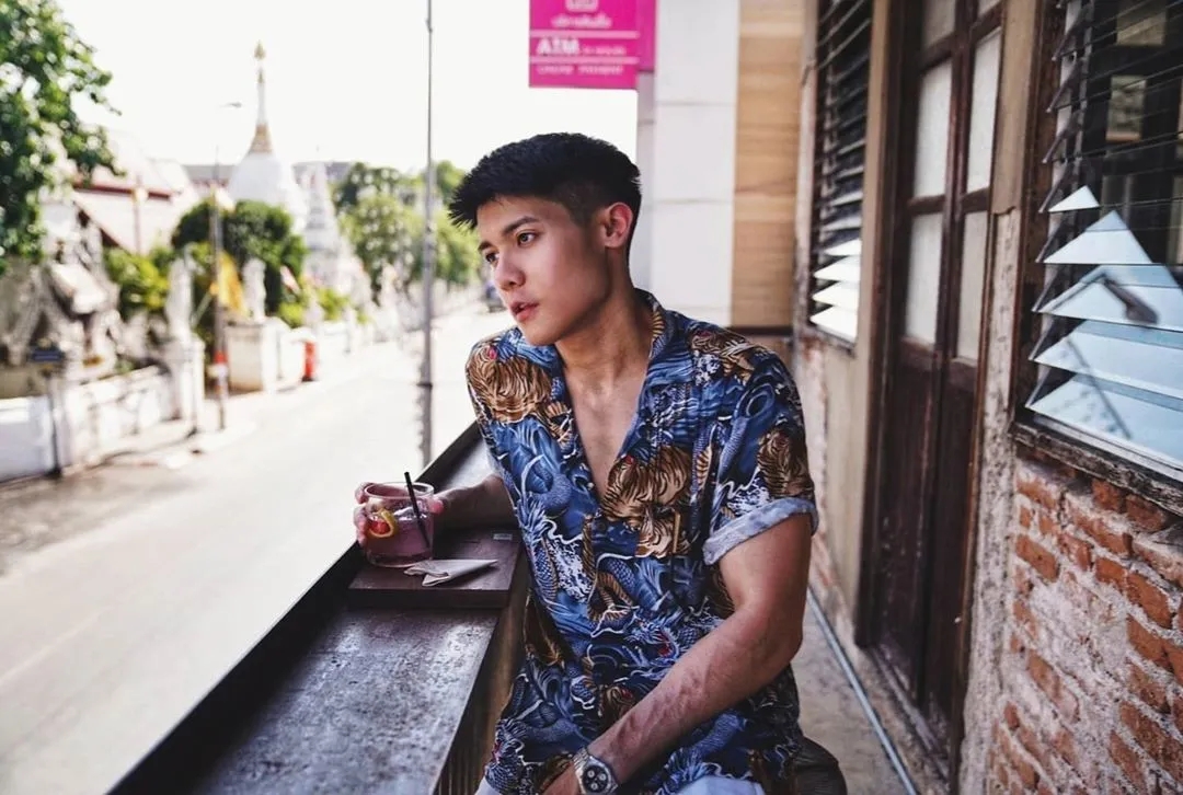 别再盯推上网红了,六块腹肌青筋爆裂,又一位肌肉医生身材照刷屏! - 51虹马 别再盯推上网红了,六块腹肌青筋爆裂,又一位肌肉医生身材照刷屏! - 51虹马