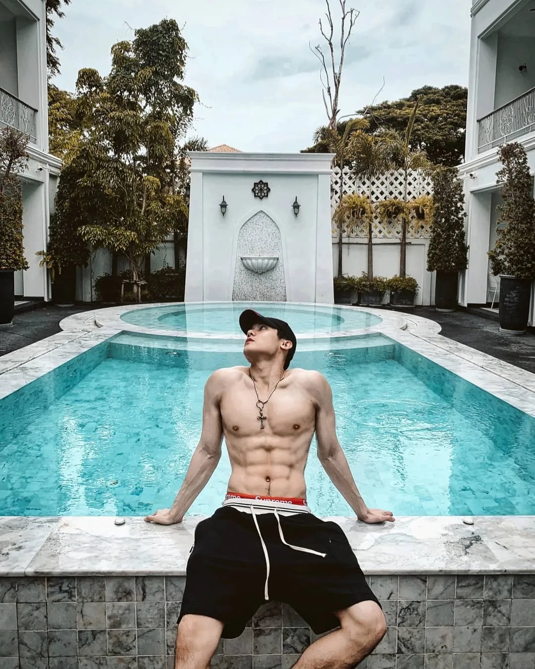 别再盯推上网红了,六块腹肌青筋爆裂,又一位肌肉医生身材照刷屏! - 51虹马 别再盯推上网红了,六块腹肌青筋爆裂,又一位肌肉医生身材照刷屏! - 51虹马